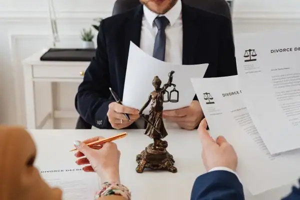 our fees Spennymoor from EH Mediation - image of couple in joint mediation meeting